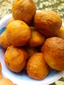 How To Easily Make Nigerian Crunchy Buns. 8 Steps And Guidelines.