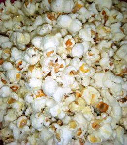 Easy recipe to prepare homemade popcorns.